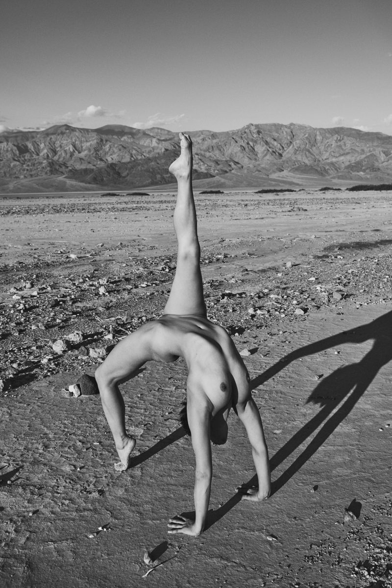 naked girl in death valley shot by stefan rappo
