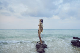 Thumbnail girl naked on the beach
