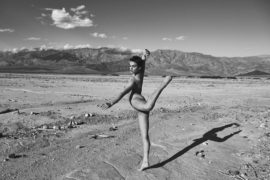 Thumbnail naked girl in death valley shot by stefan rappo