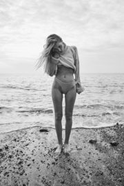 Thumbnail Girl on beach by Stefan Rappo